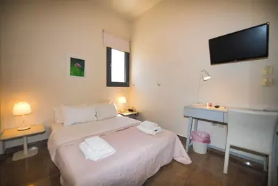 Image de Sea-view apartment in private villa with pool, gardens and modern comfort