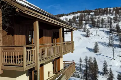 Image de Demi Chalet 95 m2, ski aux pieds, vue panoramique, piscine couverte
