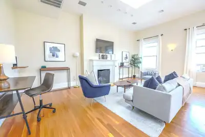 Image de The only 4 Bedroom Apartment w/ Roofdeck in Boston! 8min from Fenway Park, close to universities!