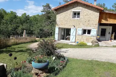 Image de Gite la Lézardière avec vue sur la vallée du Doux, à 10 minutes du vélo rail.