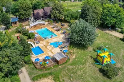 Image de ZEcamping 3* animé piscine chauffée pet friendly locatif 25m2 5 pers