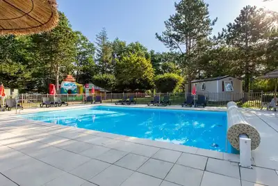 Image de Camping 3 étoiles - Piscine  - ccbeei0