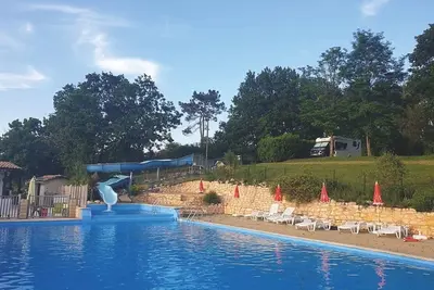 Image de ZEcamping 4* familial toboggans bien-être locatif Bbq 6 pers