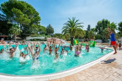 Image de ZEcamping 3* animé 3km plage parc aquatique locatif Tv Lv clim 40m2
