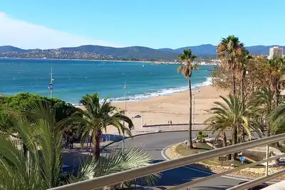 Image de Grand appartement avec balcon, vue mer, plage à 30m, 3 chambres, tout confort