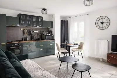 Image de Appartement haut de gamme avec parking – Proche Aéroport & Bordeaux