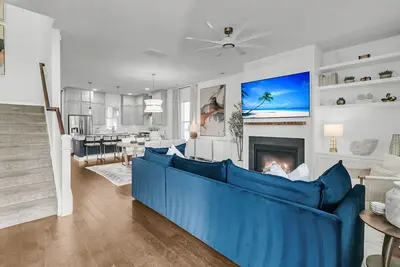 Image de 4-Bd Coastal Retreat Pool, Dock, Lowcountry Living