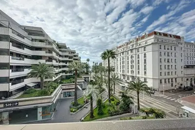 Image de Luxueux 3p 140 m² avec terrasse 45m² vue mer - 100m de la croisette