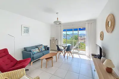 Image de T3 à 200m de la plage et 400m du centre de Sanary, clim et parking
