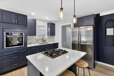 Image de Stunning Modern Home close to Downtown & Airport