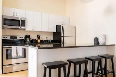 Temp301-4/2 · Beautiful 4br 2br | Downtown Xing | High Ceilings