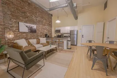 Stylish Exposed Brick 3br!
