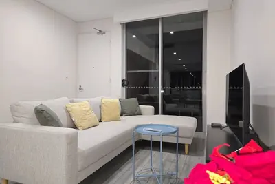 Image de Camperdown two 12 Close to bus stop and Syd Cbd