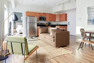 Image de Milk153-3b-2/2 · Cozy 2br in Boston Fidi District