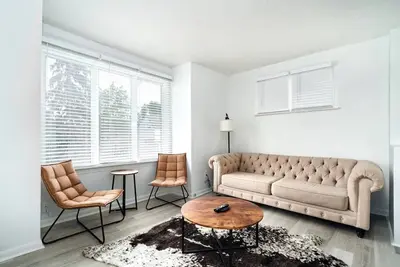 Image de 1032 Assumption · Trendy 3 BedRoom Perfect for Long Stays