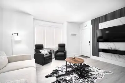 Image de 1034 Assumption · Newly renovated 3 bedroom unit