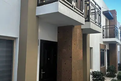 Image de Spacious Condominium, Close To Airport