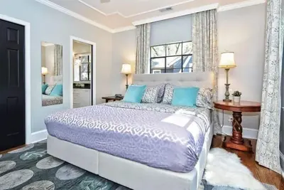 Image de The Home Collection: Boutique Myers Park 2br Residence · Free Parking · Near Freedom Park