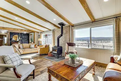 Image de Views for Miles! High-Desert Retreat in Luna