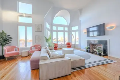 Image de Luxurious Fenway 2br Penthouse w/ Roof Deck