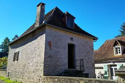 Image de La Maison au Perroquet, village typique en pierre