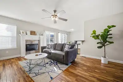 Image de Spacious Family Oasis, 5 Bedrooms, Huge Yard & Garage