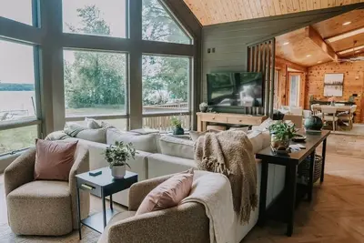 Image de Lake Ida+Fish+Foosball+Bball+PingPong+Fire+Porch