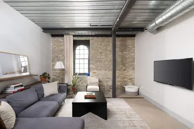 Image de Spacious Luxury 2br Apt with Parking, Gym, and Rooftop