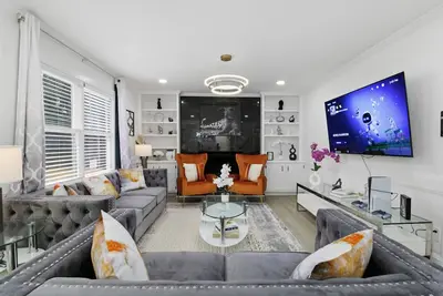 Image de Elegant 4br Home in Grayson-Cozy, Modern & Relaxing Stay.