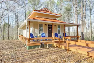 Image de Forest-View Gem in Grantville w/ Wraparound Deck