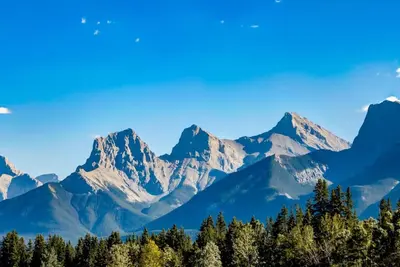 Gateway Suites: Near Canmore and Banff!