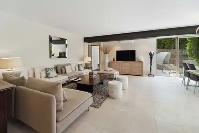 Image de Maison climatisée 3 chambres/6 personnes – Jardin et piscine / St-Tropez