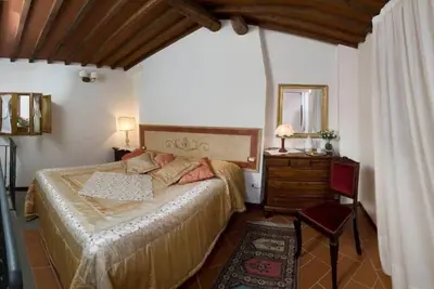 Image de Spacious one-bedroom apartment with loft in historic center (4)