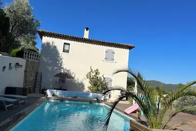 Image de Maison Provencale Avec Grande Terrasse Et Piscine