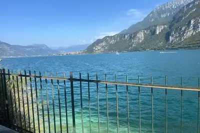 Image de Cozy vacation home with garden and parking directly on Lake Como