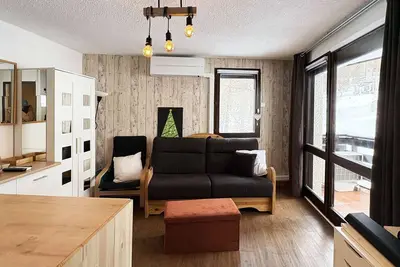 Image de Studio skis aux pieds, parking, Les Orres