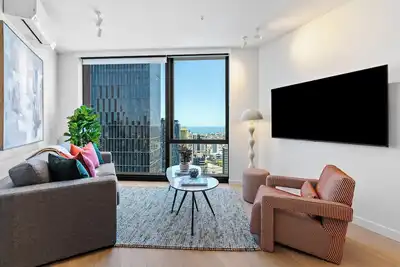 Image de Elevé at Queensbridge | Pool, Sauna, Steam & Gym beside Crown on Yarra River