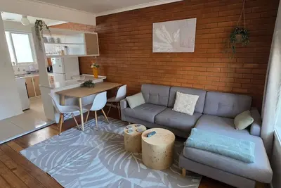 A Groovy Gem and a Sunshine Edge