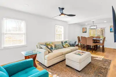 Image de Renovated 4br House with Game Room Near Battery and Truist Park