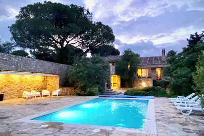 Image de Luxury villa in Paradise with swimming pool and gym overlooking the swamp