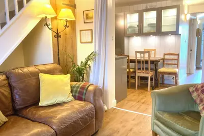 Image de Garden & Parking within the Old City Walls.