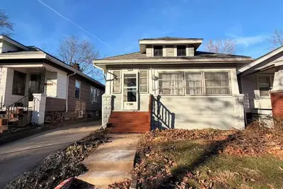 Image de 2-queen bed 1 bath entire house in the center of Champaign/minutes from Uiuc