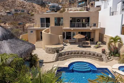 Image de Vip Ocean View Bartender, Chef, Maid included