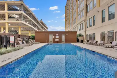 Image de Walk to Conv Center King Beds Free Valet Parking Dt Dallas Skyline Gym Fast Wifi
