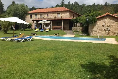 Image de Enchanted Farmhouse with swimming pool, a big house and a studio. 20' beach