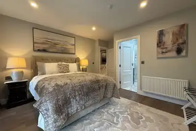 Image de Luxury 4 Bedroom Home -Killarney Town Centre - Free Parking/Wi-Fi