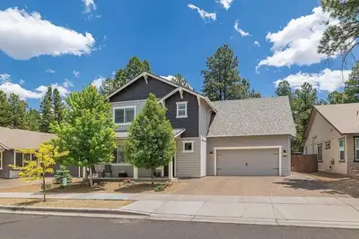 Image de Home in Flagstaff - cozy & close to everything!