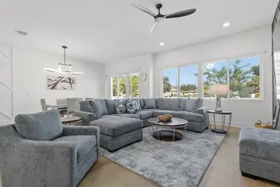 Image de New! Casa Doble On Columbus | 2 Stunning Townhomes by Ray-J & Steinbrenner Field