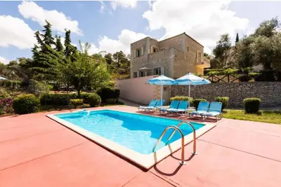 Maroulas Villa Estate