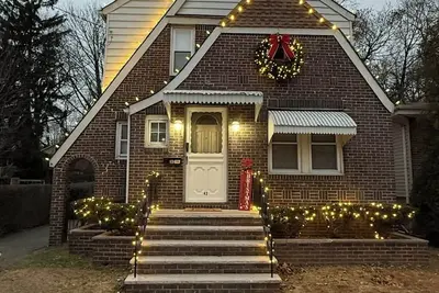 Image de Stunning 2-bedroom entire home in delightful Clifton, 3 m from MetLife stadium.